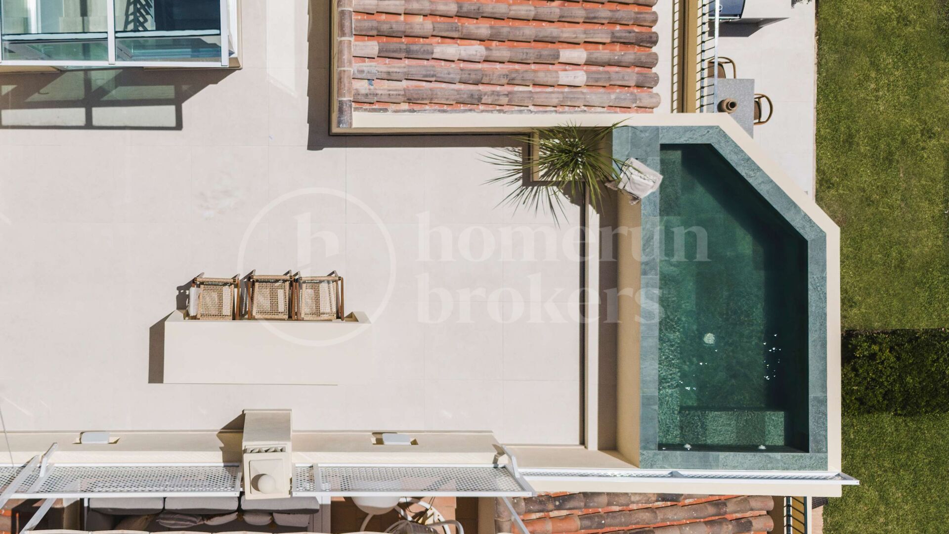 La Quinta Hills 47 - Luxury Holiday Apartment with Rooftop Plunge Pool in La Quinta, Marbella
