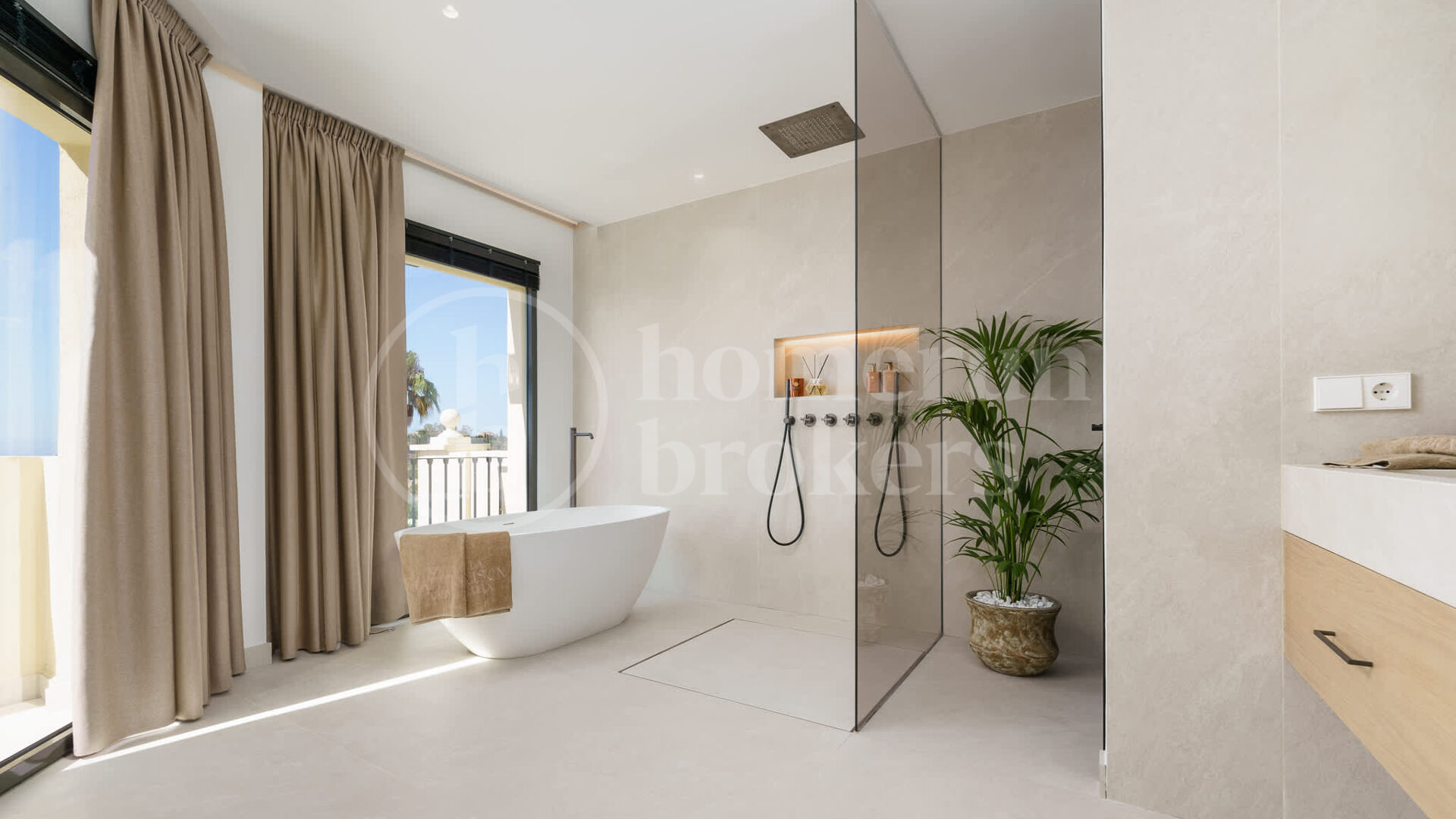 La Quinta Hills 47 - Luxury Holiday Apartment with Rooftop Plunge Pool in La Quinta, Marbella