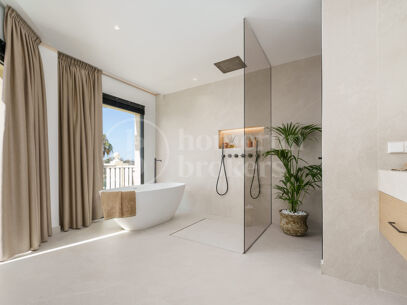 La Quinta Hills 47 - Luxury Holiday Apartment with Rooftop Plunge Pool in La Quinta, Marbella