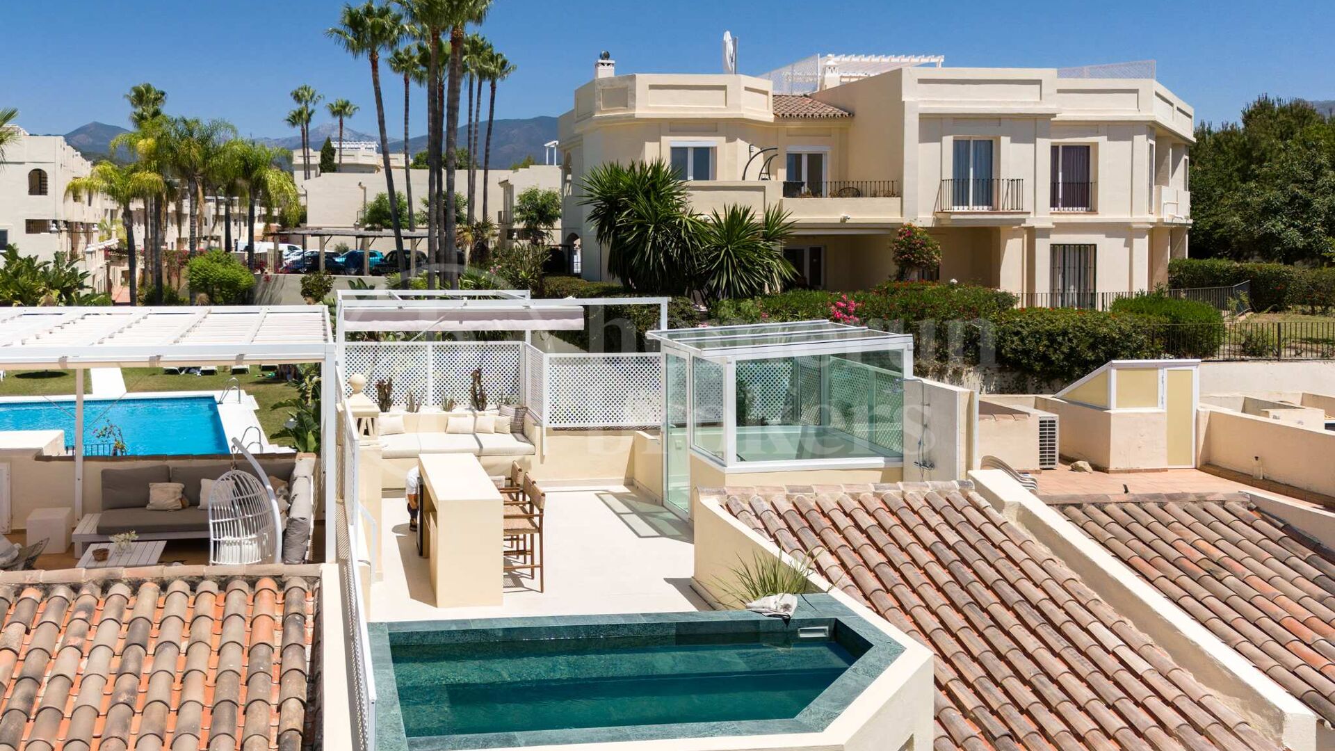 La Quinta Hills 47 - Luxury Holiday Apartment with Rooftop Plunge Pool in La Quinta, Marbella
