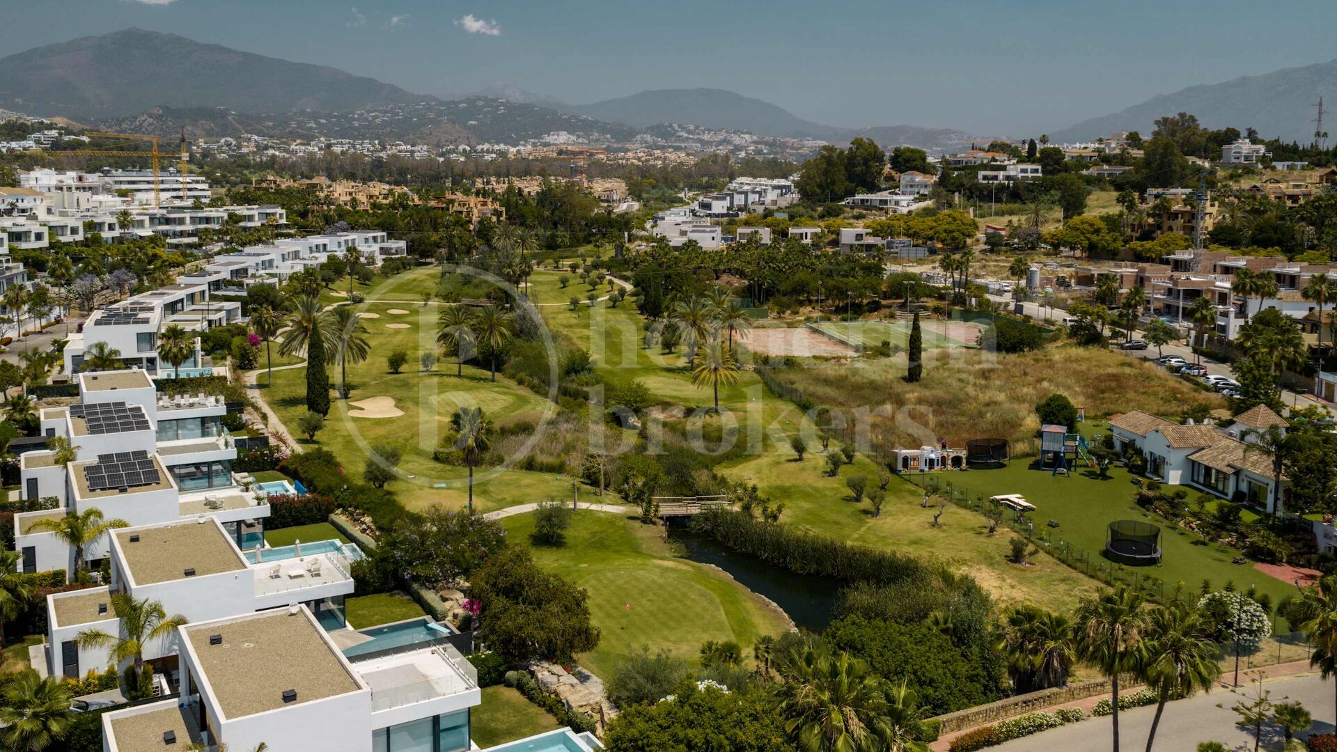 Modern Frontline Golf Villa with Rooftop Terrace in El Paraíso