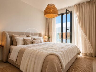 Modern Frontline Golf Villa with Rooftop Terrace in El Paraíso