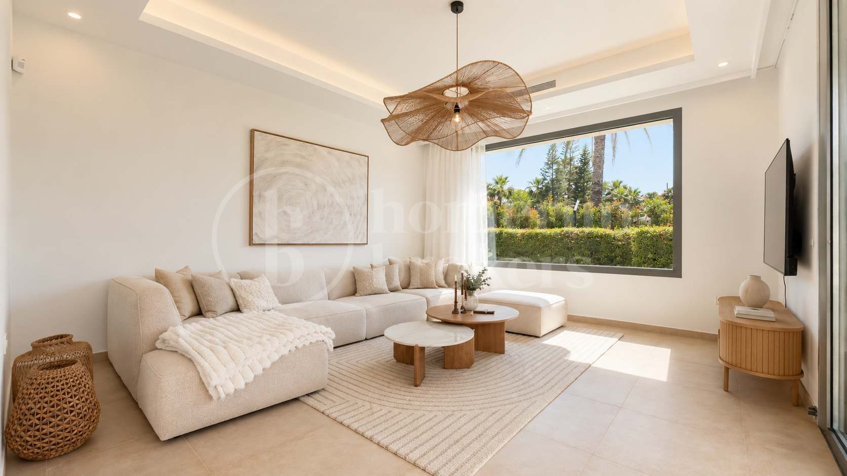 Modern Frontline Golf Villa with Rooftop Terrace in El Paraíso