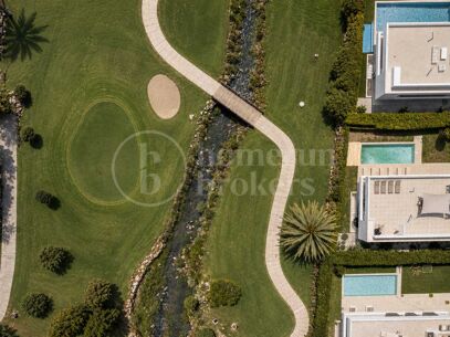 Modern Frontline Golf Villa with Rooftop Terrace in El Paraíso