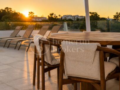 Modern Frontline Golf Villa with Rooftop Terrace in El Paraíso