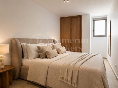 Modern Frontline Golf Villa with Rooftop Terrace in El Paraíso