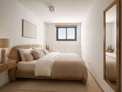 Modern Frontline Golf Villa with Rooftop Terrace in El Paraíso