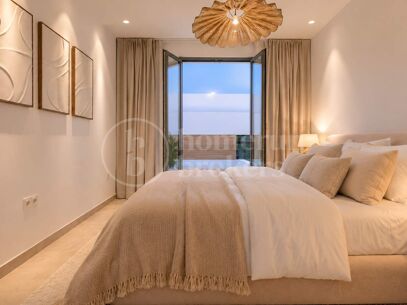 Modern Frontline Golf Villa with Rooftop Terrace in El Paraíso