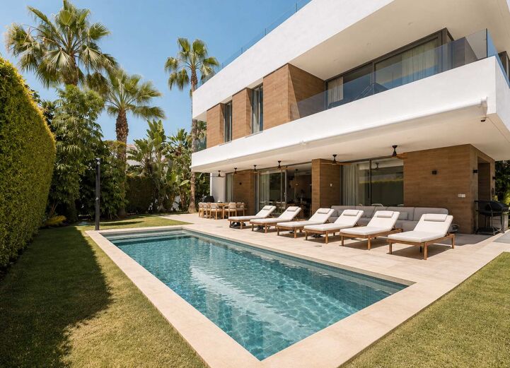 Luxury Villa For Sale In El Campanario