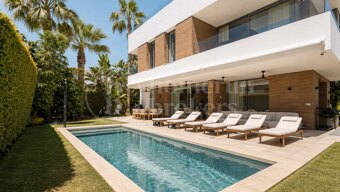 Modern Frontline Golf Villa with Rooftop Terrace in El Paraíso