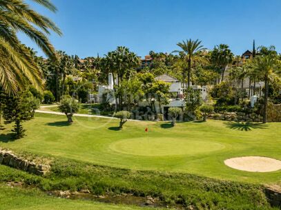 Modern Frontline Golf Villa with Rooftop Terrace in El Paraíso