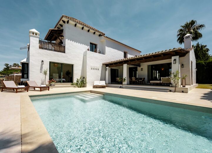 Luxury Villa For Sale In El Campanario