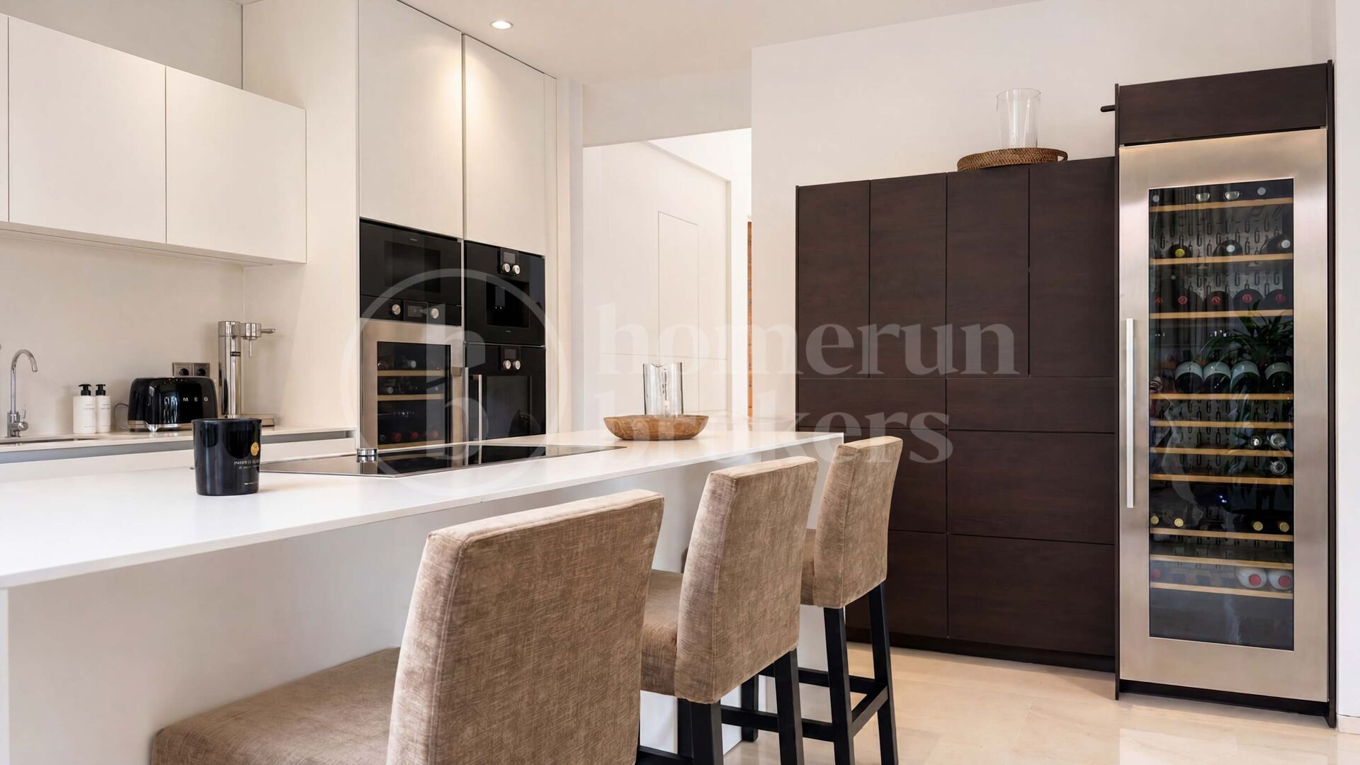 Villa Puente Romano - Contemporary Luxury Villa in Altos de Puente Romano