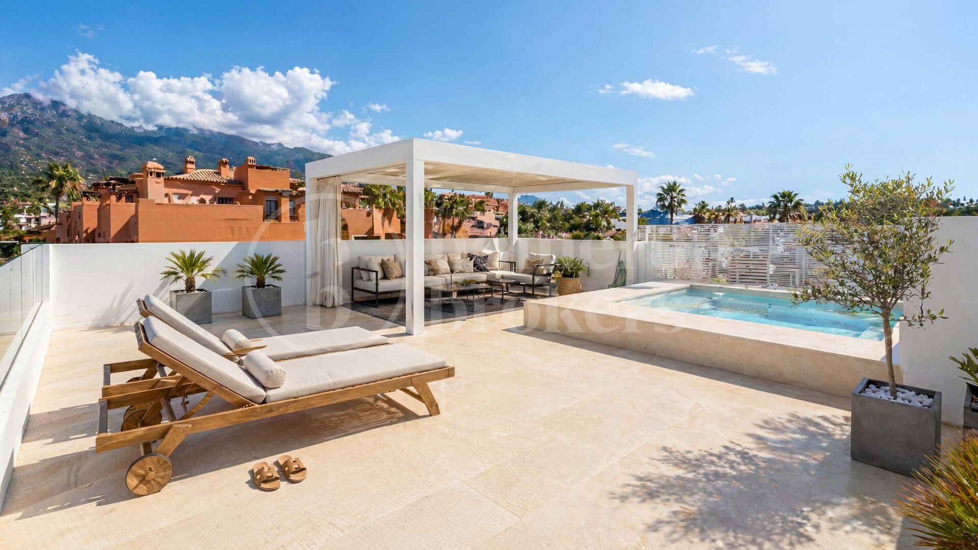 Villa Puente Romano - Contemporary Luxury Villa in Altos de Puente Romano
