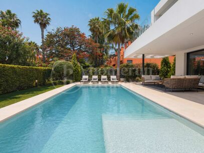 Villa Puente Romano - Contemporary Luxury Villa in Altos de Puente Romano
