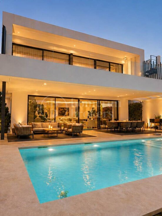 Villa Puente Romano - Modern Lyxvilla i Altos de Puente Romano