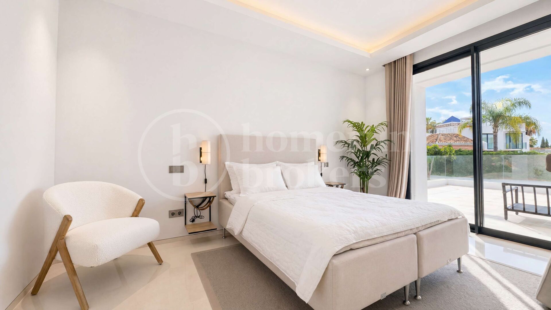Villa Puente Romano - Contemporary Luxury Villa in Altos de Puente Romano