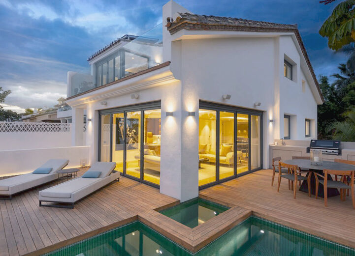 Luxury Villa For Sale In Puente Romano