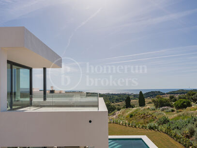 Villa Aurea - Nyckelfärdig modern villa i Estepona Golf