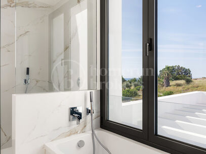 Villa Aurea - Nyckelfärdig modern villa i Estepona Golf