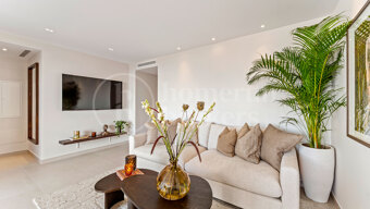 Casa Destiny - Renovated Apartment with Sea Views on the Golden Mile