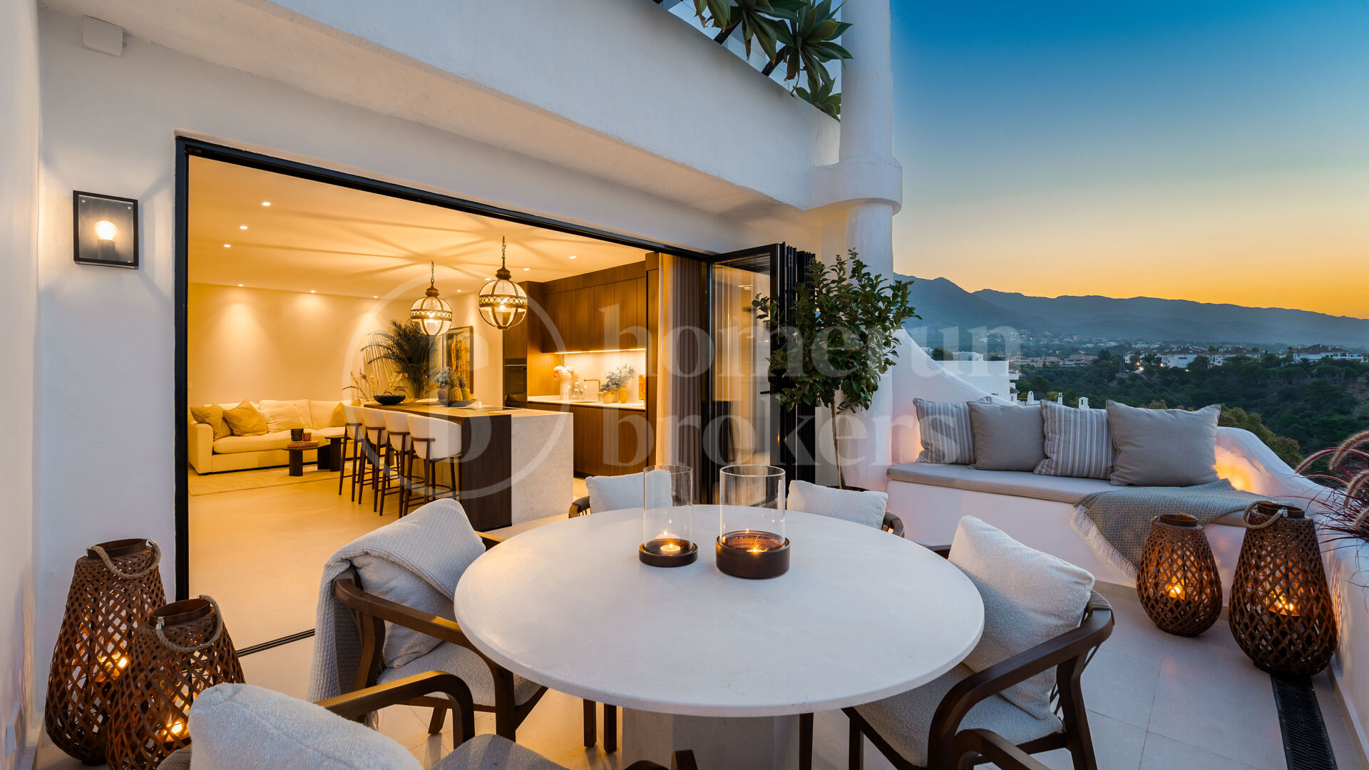 Casa Destiny - Renovated Apartment with Sea Views on the Golden Mile