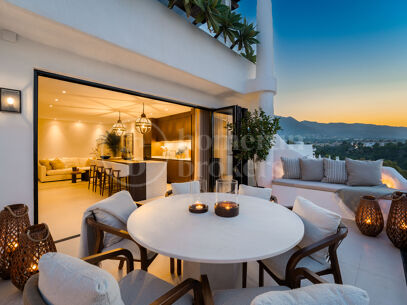 Casa Destiny - Renovated Apartment with Sea Views on the Golden Mile