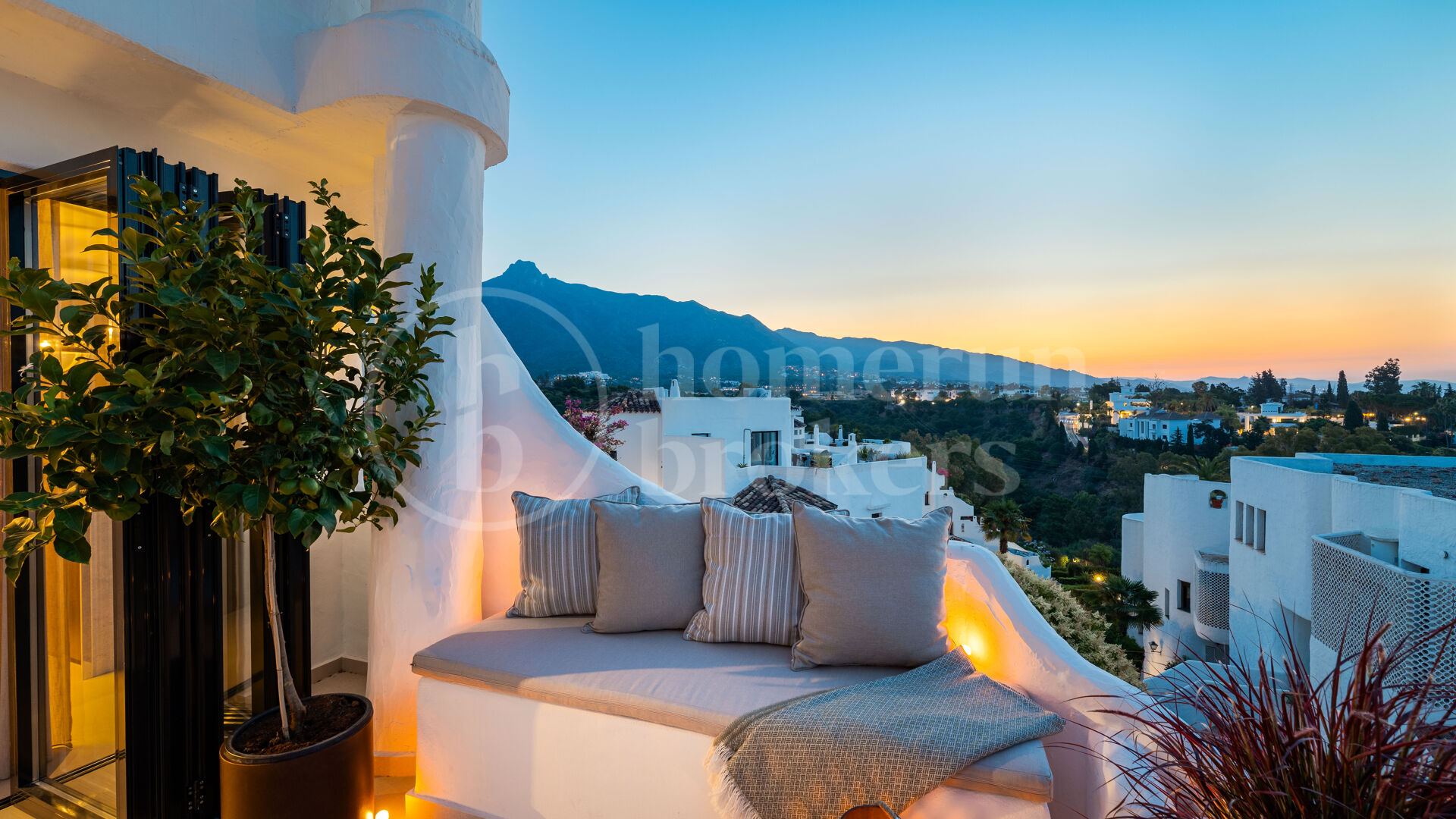 Casa Destiny - Renovated Apartment with Sea Views on the Golden Mile