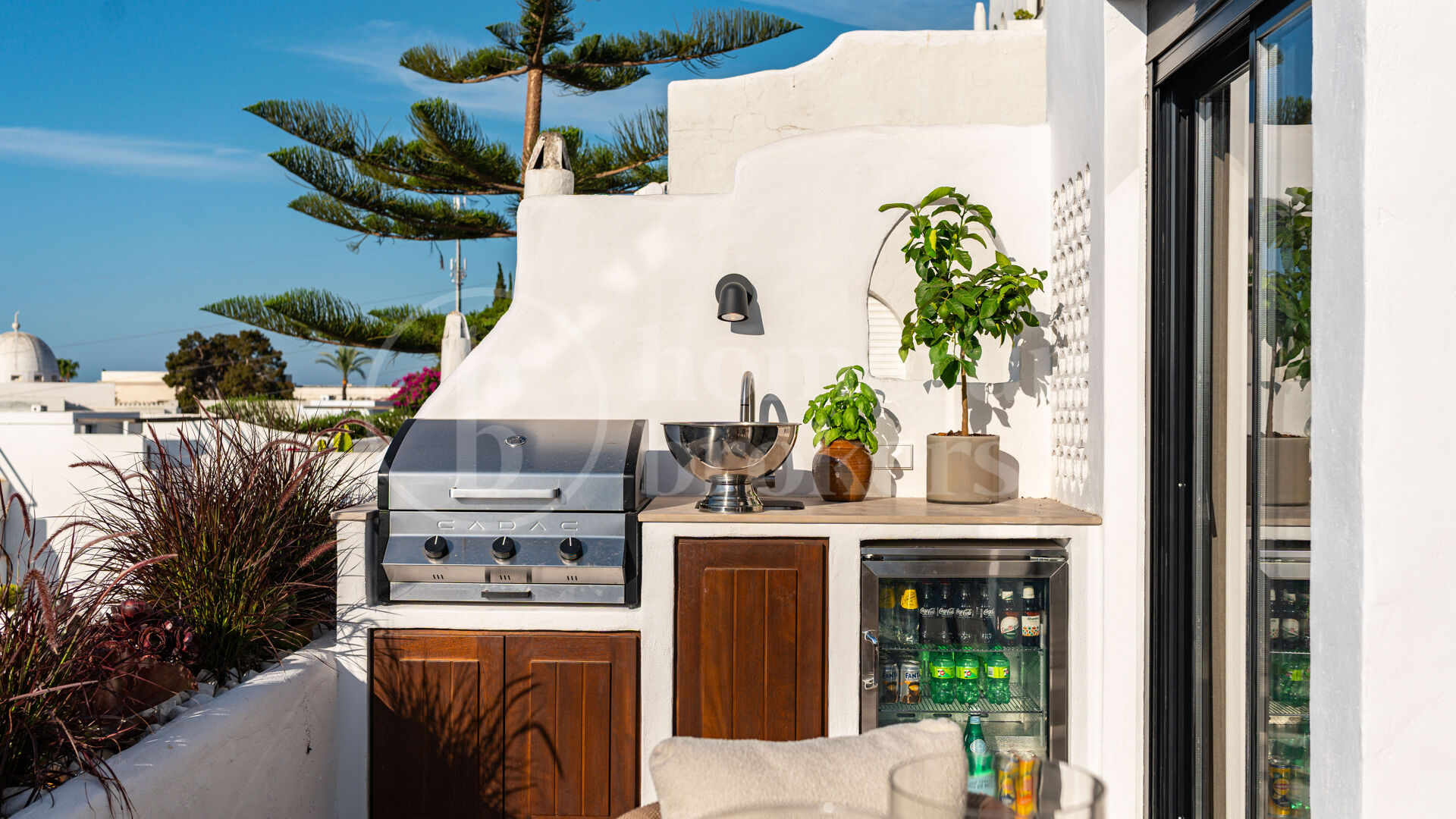 Casa Destiny - Renovated Apartment with Sea Views on the Golden Mile