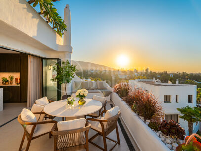 Casa Destiny - Renovated Apartment with Sea Views on the Golden Mile