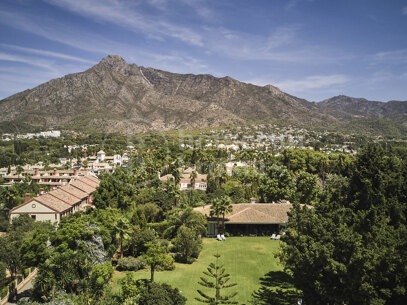 Luxury Marbella Villa with Private Pool, Padel Court & Steps from Puente Romano