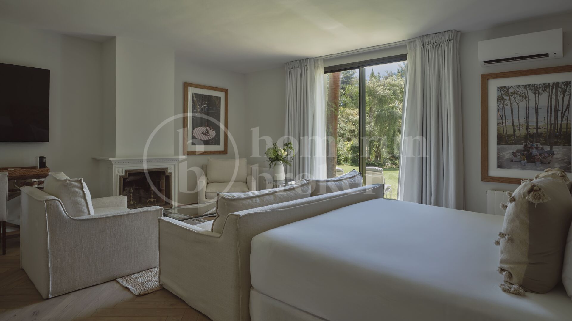 Luxury Marbella Villa with Private Pool, Padel Court & Steps from Puente Romano