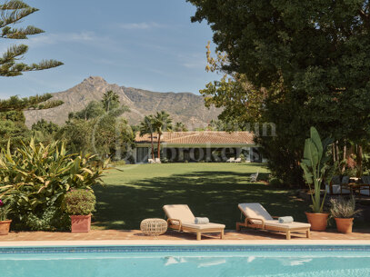 Luxury Marbella Villa with Private Pool, Padel Court & Steps from Puente Romano