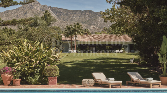 Luxury Marbella Villa with Private Pool, Padel Court & Steps from Puente Romano