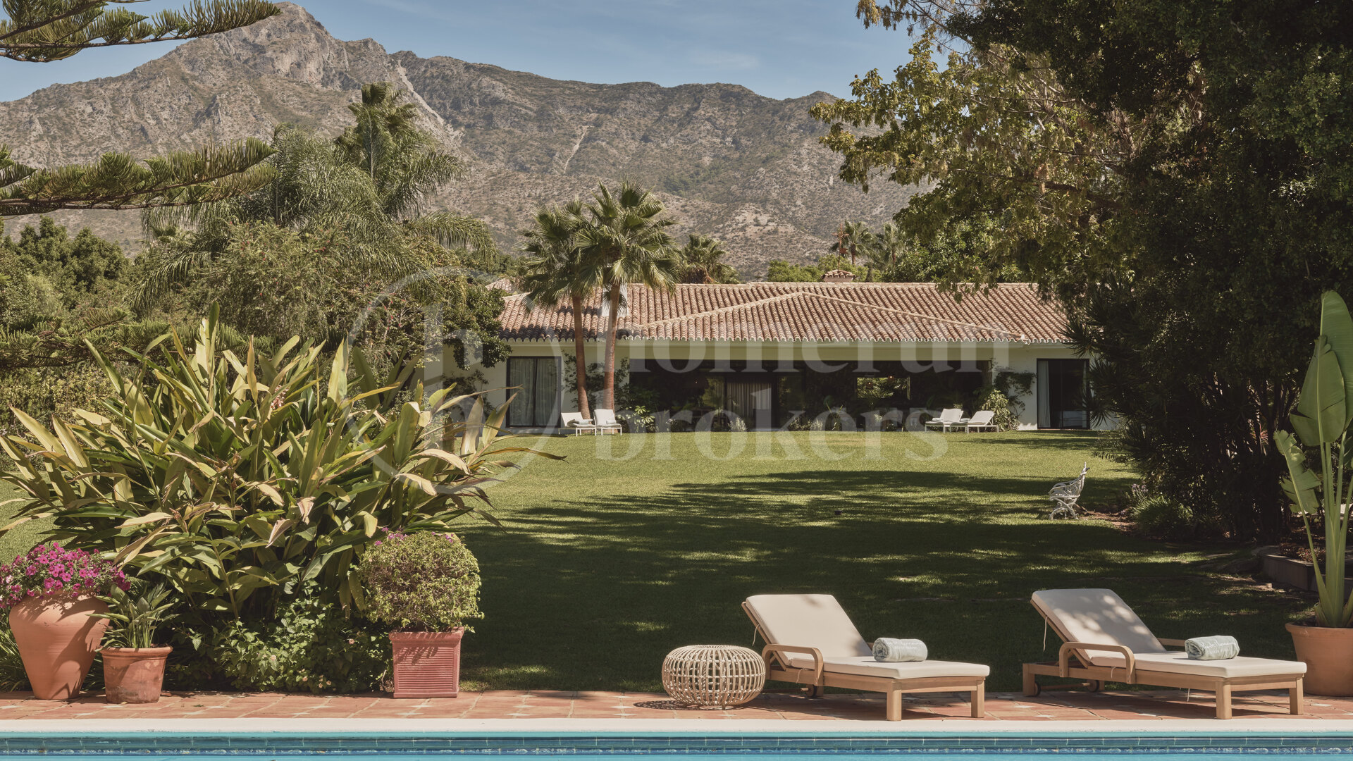 Luxury Marbella Villa with Private Pool, Padel Court & Steps from Puente Romano