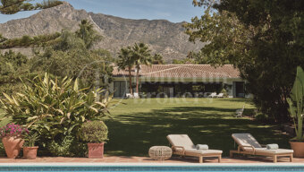 Luxury Marbella Villa with Private Pool, Padel Court & Steps from Puente Romano