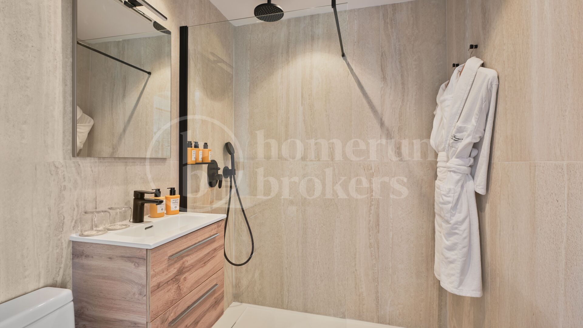 Luxury Marbella Villa with Private Pool, Padel Court & Steps from Puente Romano