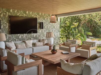 Luxury Marbella Villa with Private Pool, Padel Court & Steps from Puente Romano