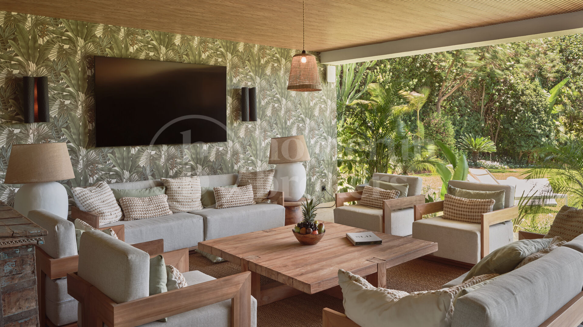 Luxury Marbella Villa with Private Pool, Padel Court & Steps from Puente Romano
