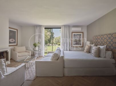 Luxury Marbella Villa with Private Pool, Padel Court & Steps from Puente Romano