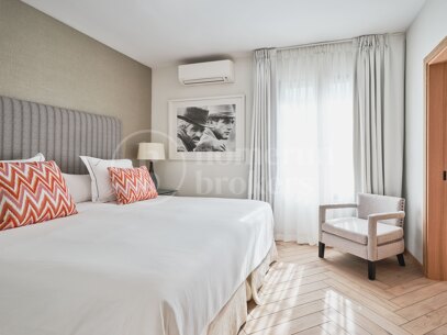 Luxury Marbella Villa with Private Pool, Padel Court & Steps from Puente Romano