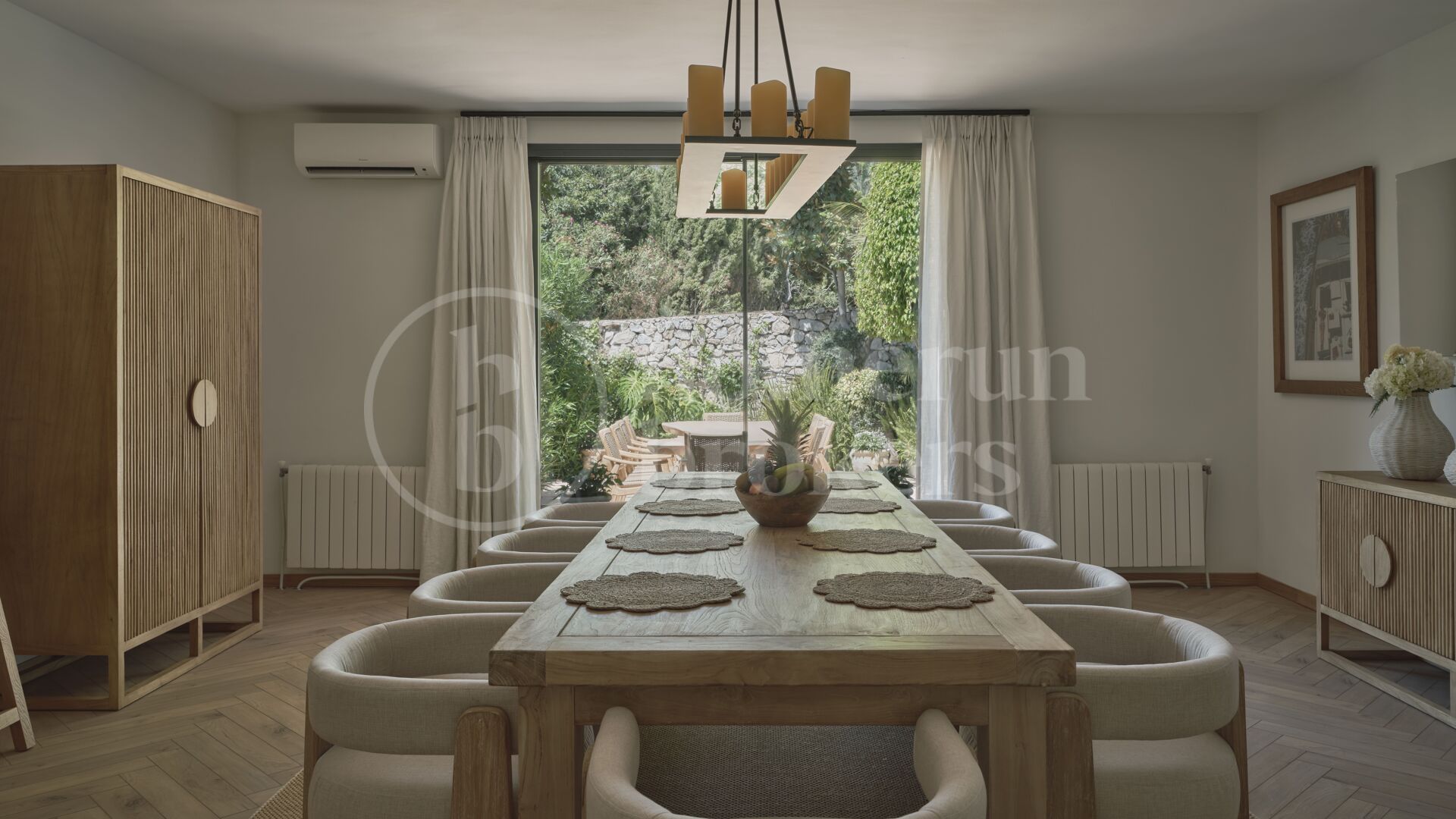 Luxury Marbella Villa with Private Pool, Padel Court & Steps from Puente Romano