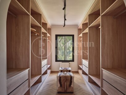 Luxury Marbella Villa with Private Pool, Padel Court & Steps from Puente Romano