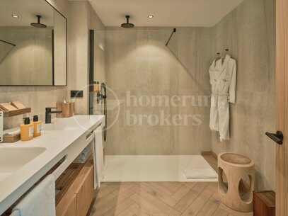 Luxury Marbella Villa with Private Pool, Padel Court & Steps from Puente Romano