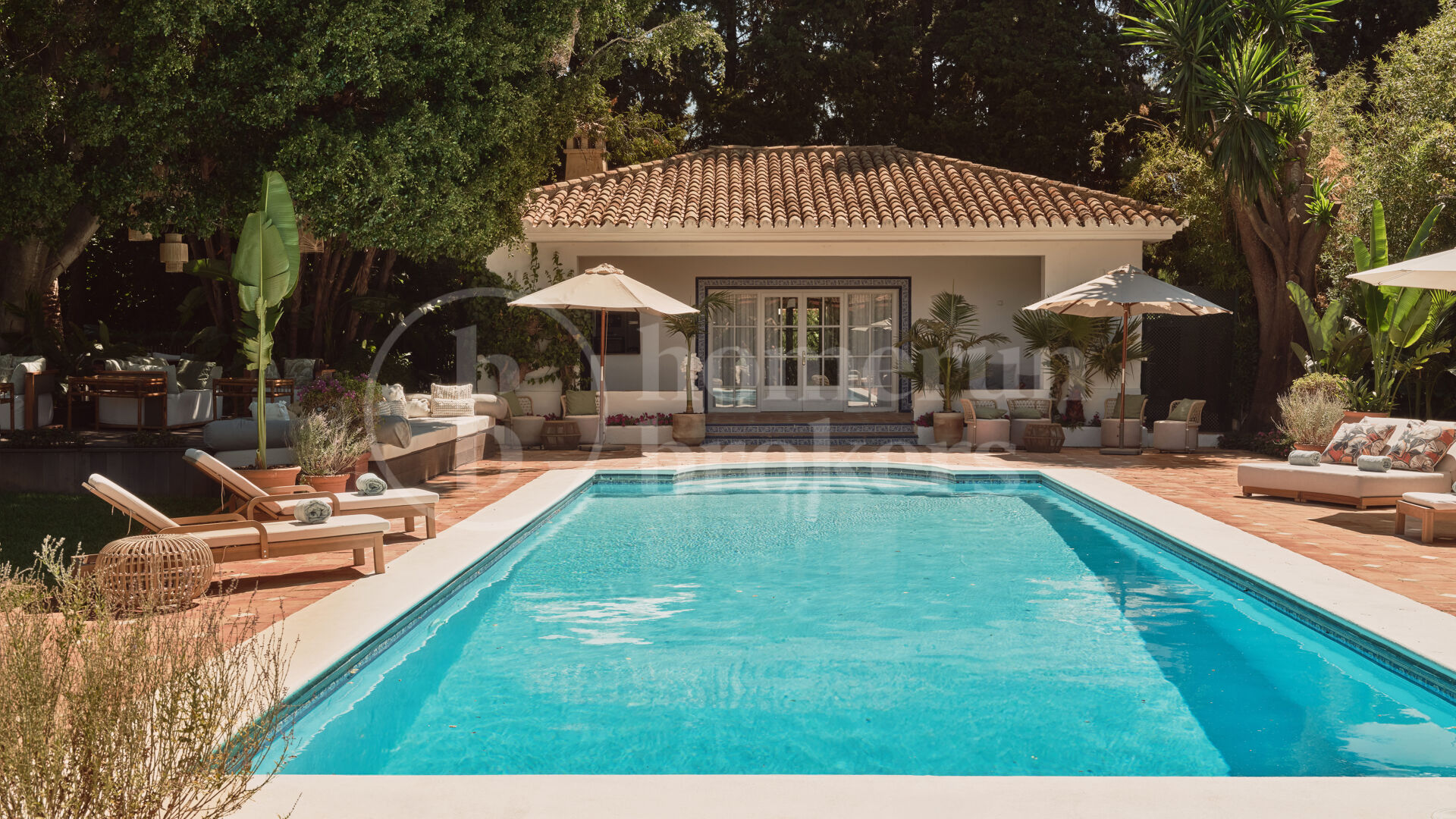 Luxury Marbella Villa with Private Pool, Padel Court & Steps from Puente Romano