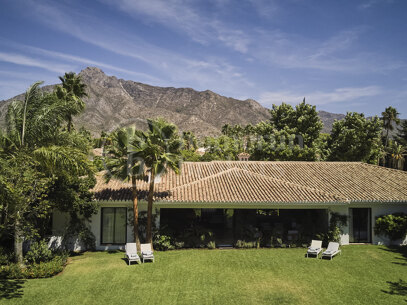 Luxury Marbella Villa with Private Pool, Padel Court & Steps from Puente Romano