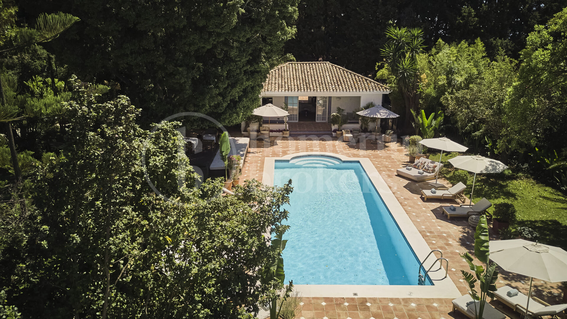 Luxury Marbella Villa with Private Pool, Padel Court & Steps from Puente Romano