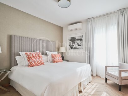 Luxury Marbella Villa with Private Pool, Padel Court & Steps from Puente Romano