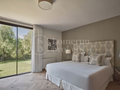 Luxury Marbella Villa with Private Pool, Padel Court & Steps from Puente Romano