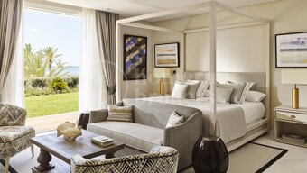 Luxury Beachfront Retreat with Private Pool in Puente Romano